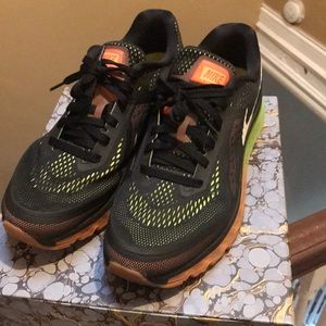 2014 “Nike Airmax”